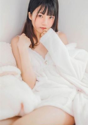 孙杨提前伸脖子等待金牌